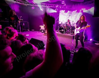 dz_deathrays_crowd_wyliepic_rosemount_8_23_193.png