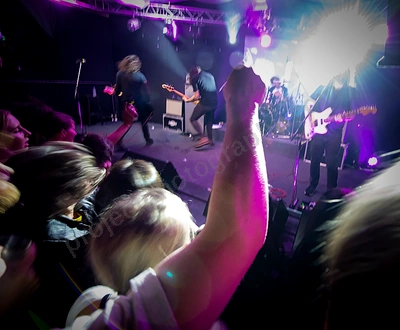 dz_deathrays_crowd_wyliepic_rosemount_8_23_195.png
