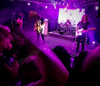 dz_deathrays_crowd_wyliepic_rosemount_8_23_199.png