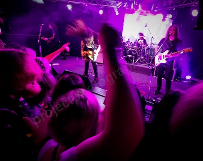 dz_deathrays_crowd_wyliepic_rosemount_8_23_200.png