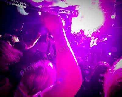 dz_deathrays_crowd_wyliepic_rosemount_8_23_201.png