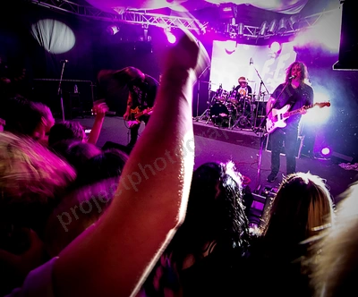 dz_deathrays_crowd_wyliepic_rosemount_8_23_204.png