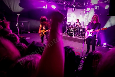 dz_deathrays_crowd_wyliepic_rosemount_8_23_208.png