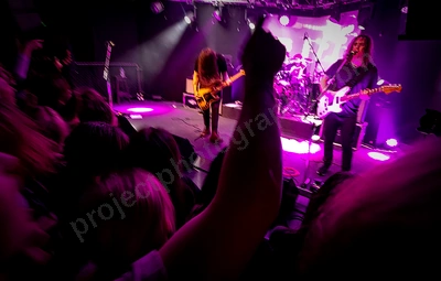 dz_deathrays_crowd_wyliepic_rosemount_8_23_214.png