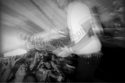 end_of_fashion_crowd_southbound_2620_wyliepic_2_1_2006_01.jpg