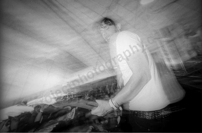 end_of_fashion_crowd_southbound_2620_wyliepic_2_1_2006_02.jpg