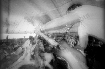 end_of_fashion_crowd_southbound_2620_wyliepic_2_1_2006_04.jpg