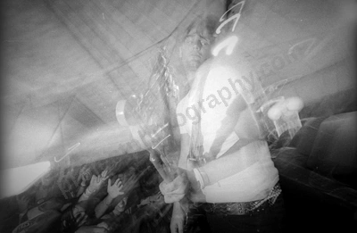 end_of_fashion_crowd_southbound_2620_wyliepic_2_1_2006_07.jpg