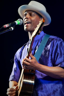 Eric Bibb