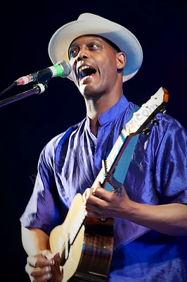eric_bibb_bnr_wyliepic_4_09_012.png