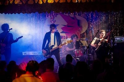 eskimo_joe_crowd_devilles_pad_wyliepic_12_08_02.png