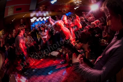 extortion_crowd_hydey_wyliepic_7_07_08.png