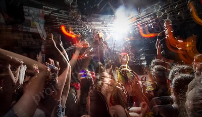 faim_crowd_amp_wyliepic_1_19_02.png