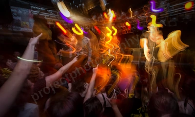 faim_crowd_amp_wyliepic_1_19_03.png