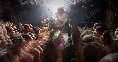 faim_crowd_amp_wyliepic_1_19_08.png