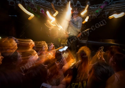 faim_crowd_amp_wyliepic_1_19_09.png