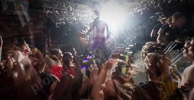 faim_crowd_amp_wyliepic_1_19_27.png