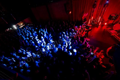 fear_factory_crowd_capital_wyliepic_10_12_01.png