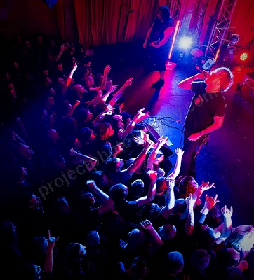 fear_factory_crowd_capital_wyliepic_10_12_02.png