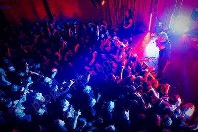 fear_factory_crowd_capital_wyliepic_10_12_03.png