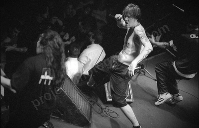 fear_factory_crowd_metros_freo_1773_wyliepic_11_97_01.jpg