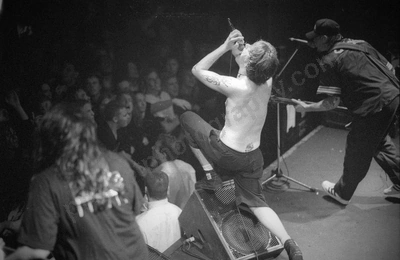 fear_factory_crowd_metros_freo_1773_wyliepic_11_97_03.jpg