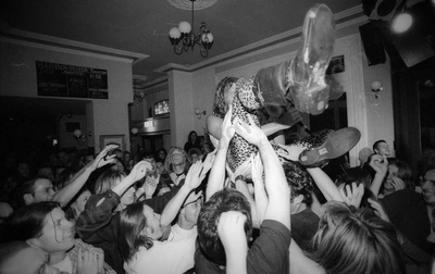 feends_crowd_last_gig_harborside_1424_wyliepic_95_37.jpg