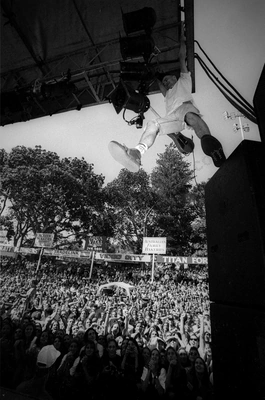 fireballs_crowd_bdo_1111_wyliepic_1_95_01.jpg