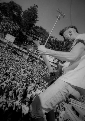 fireballs_crowd_bdo_1111_wyliepic_1_95_08.jpg