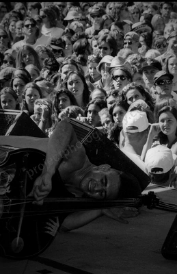 fireballs_crowd_bdo_1111_wyliepic_1_95_10.jpg