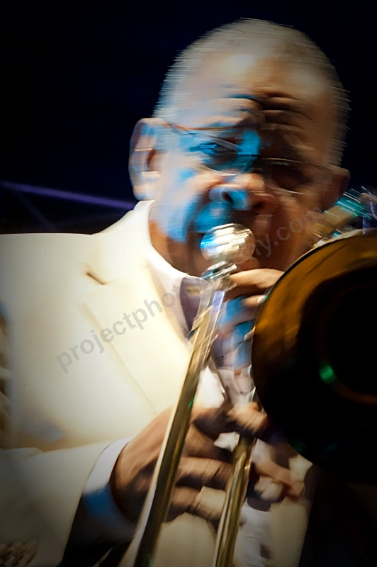 fred_wesley_new_jbs_bnr_wyliepic_3_13_00.png