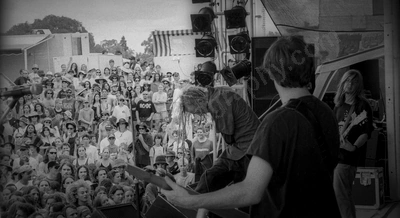 frenzal_rhomb_crowd_bdo_1768_wyliepic_2_2_97_02.jpg
