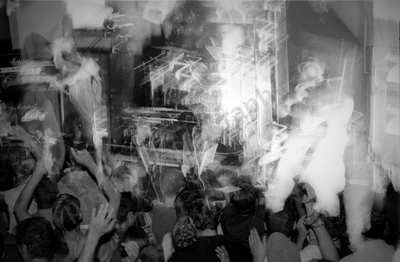 gerling_crowd_amp_2070_wyliepic_4_02_05.jpg