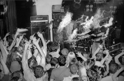 gerling_crowd_amp_2070_wyliepic_4_02_14.jpg