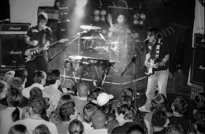 gerling_crowd_amp_2070_wyliepic_4_02_30.jpg