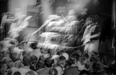 gerling_crowd_amp_2070_wyliepic_4_02_32.jpg