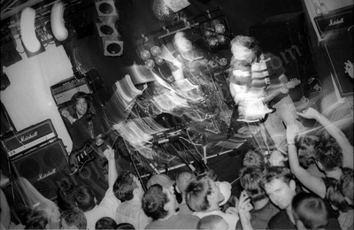 gerling_crowd_amp_2070_wyliepic_4_02_33.jpg