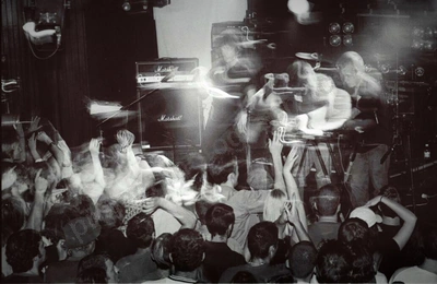 gerling_crowd_amp_2070_wyliepic_4_02_40.jpg