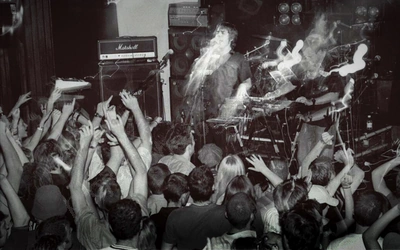 gerling_crowd_amp_2070_wyliepic_4_02_41.jpg
