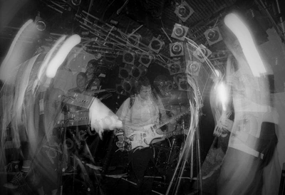 gerling_strobe_amp_2003_wyliepic_16_6_01_00.jpg