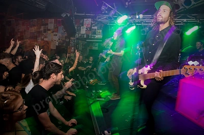 get_away_plan_crowd_amp_wyliepic_3_19_000.png