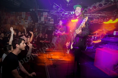 get_away_plan_crowd_amp_wyliepic_3_19_001.png