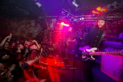 get_away_plan_crowd_amp_wyliepic_3_19_002.png