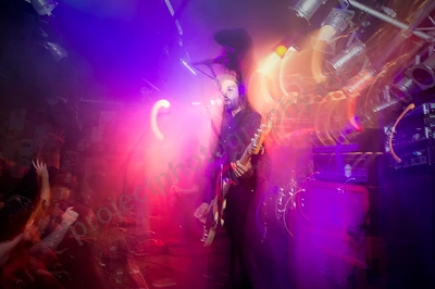 get_away_plan_crowd_amp_wyliepic_3_19_008.png