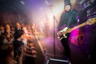 get_away_plan_crowd_amp_wyliepic_3_19_035.png