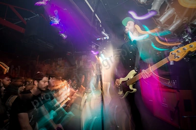 get_away_plan_crowd_amp_wyliepic_3_19_055.png