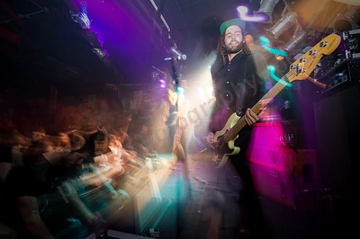 get_away_plan_crowd_amp_wyliepic_3_19_056.png
