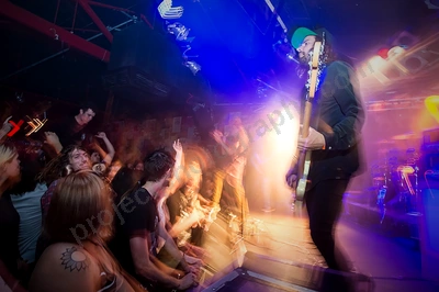 get_away_plan_crowd_amp_wyliepic_3_19_066.png