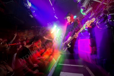 get_away_plan_crowd_amp_wyliepic_3_19_068.png