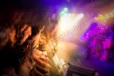 get_away_plan_crowd_amp_wyliepic_3_19_092.png